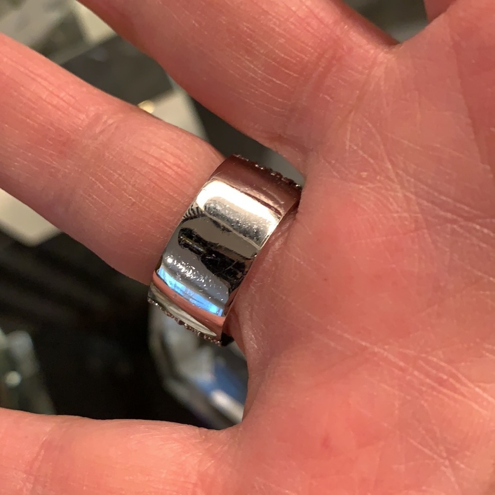 Ring - Picture 2 of 3